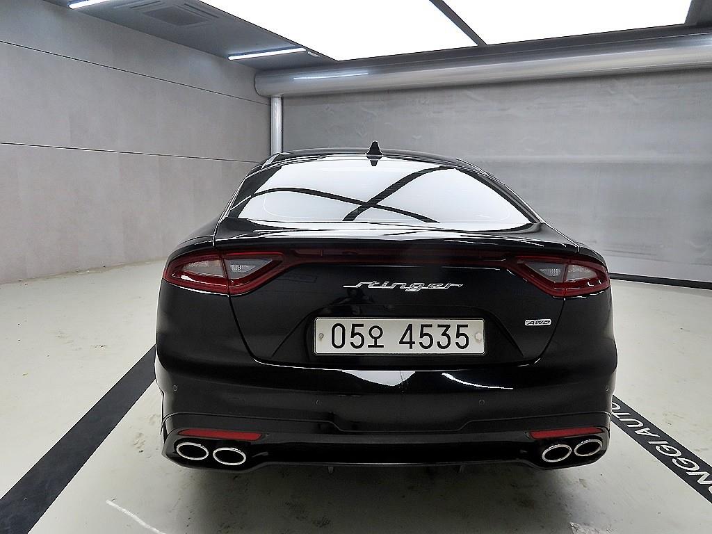 KIA Stinger - Vista 3