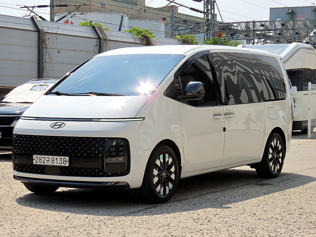 HYUNDAI Staria - Vista 2