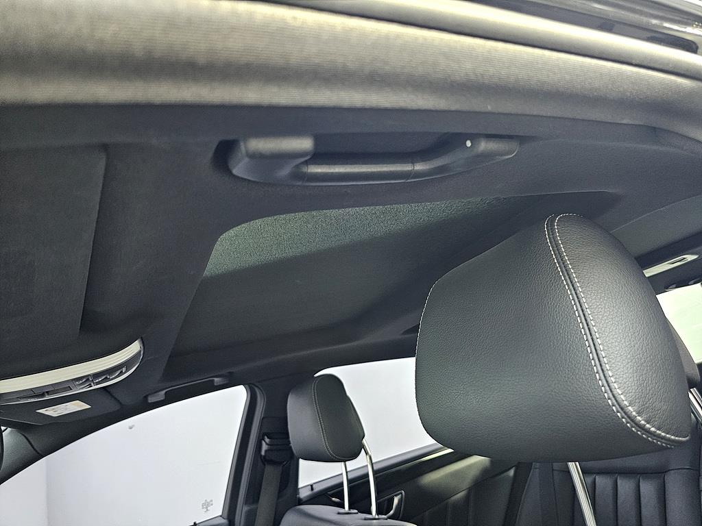 Mercedes Benz E class - Vista 12