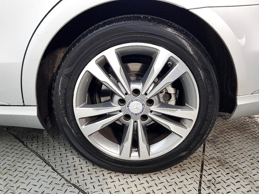 Mercedes Benz E class 2014 Plateado - Importación desde Corea - HF Imports Iquique - Foto 20