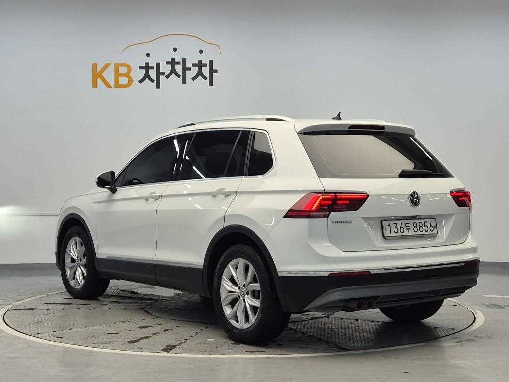 Volkswagen Tiguan - Vista 2