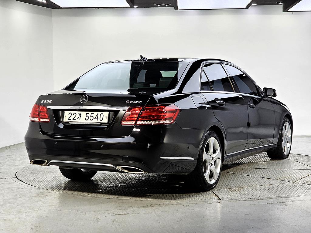 Mercedes Benz E class - Vista 4