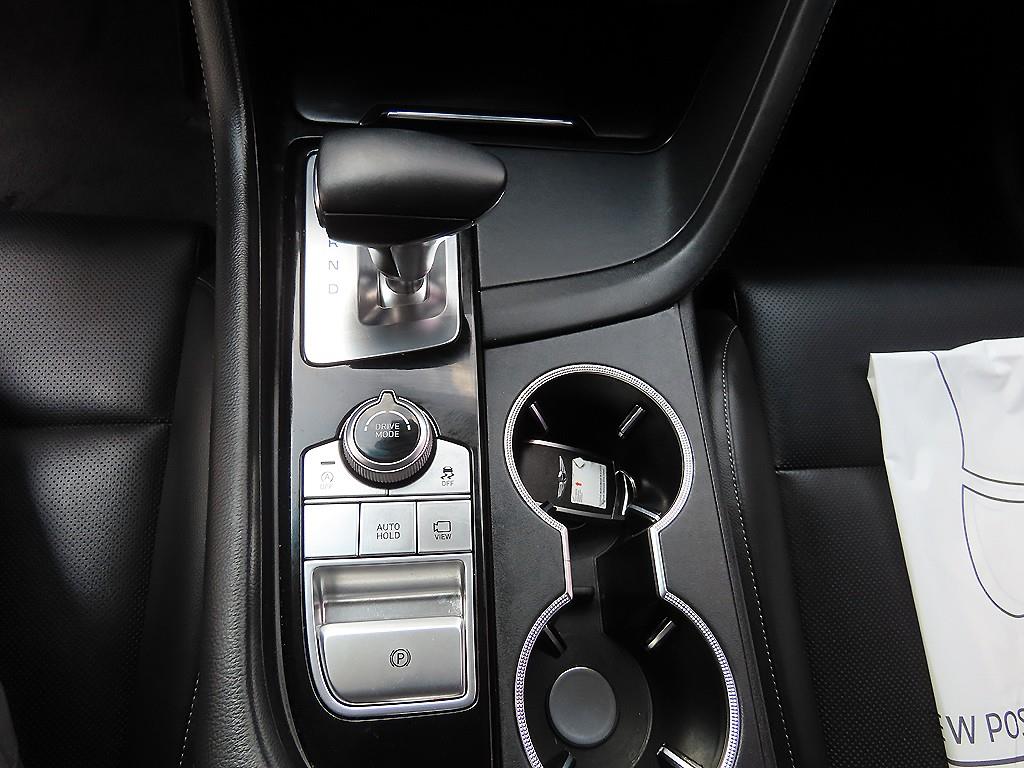Genesis G70 - Vista 10