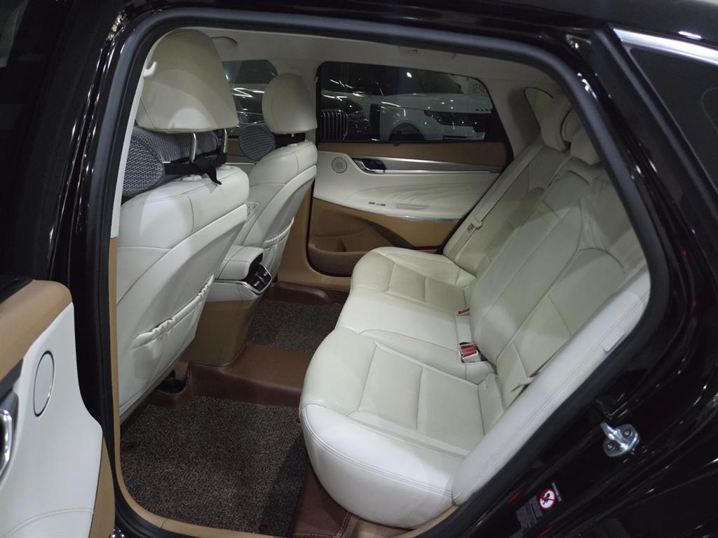 HYUNDAI Grandeur - Vista 7