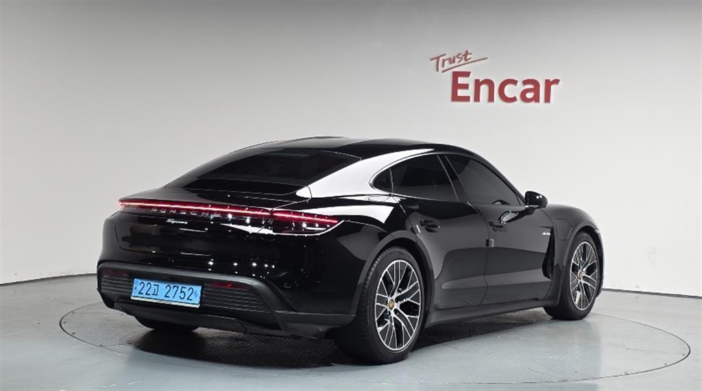 Porsche Taycan - Vista 2