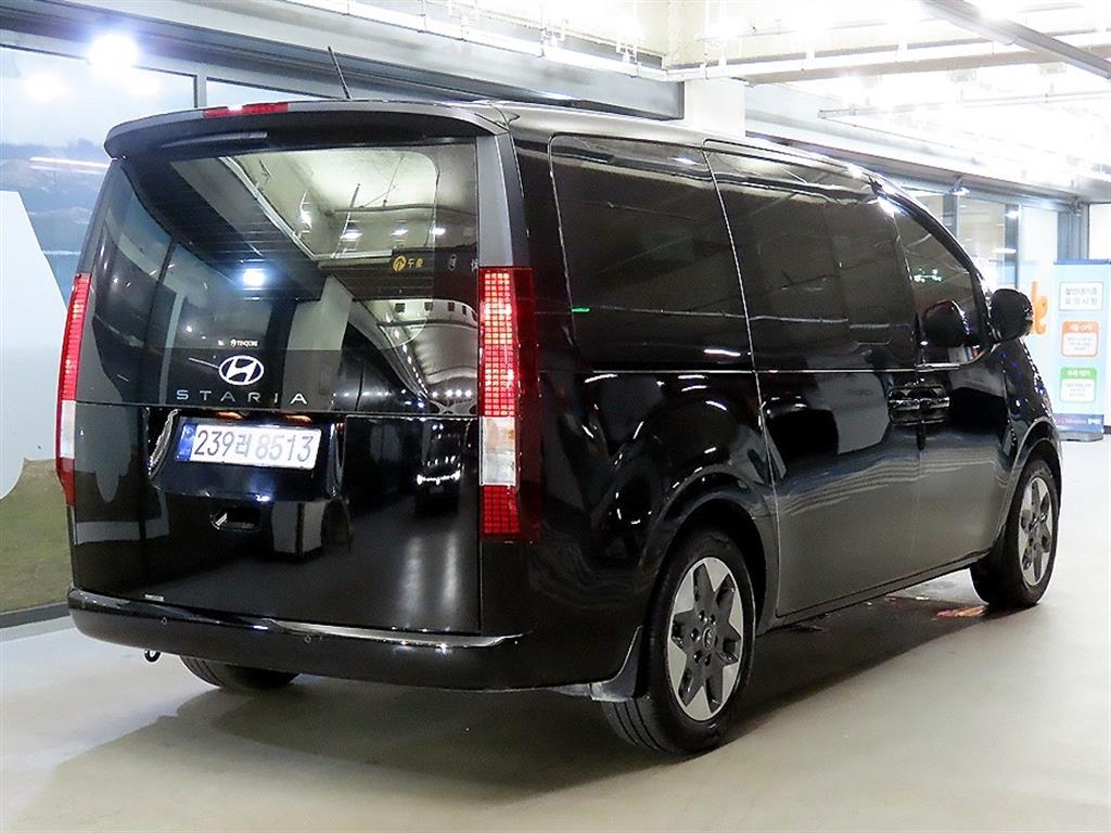 HYUNDAI Staria - Vista 4