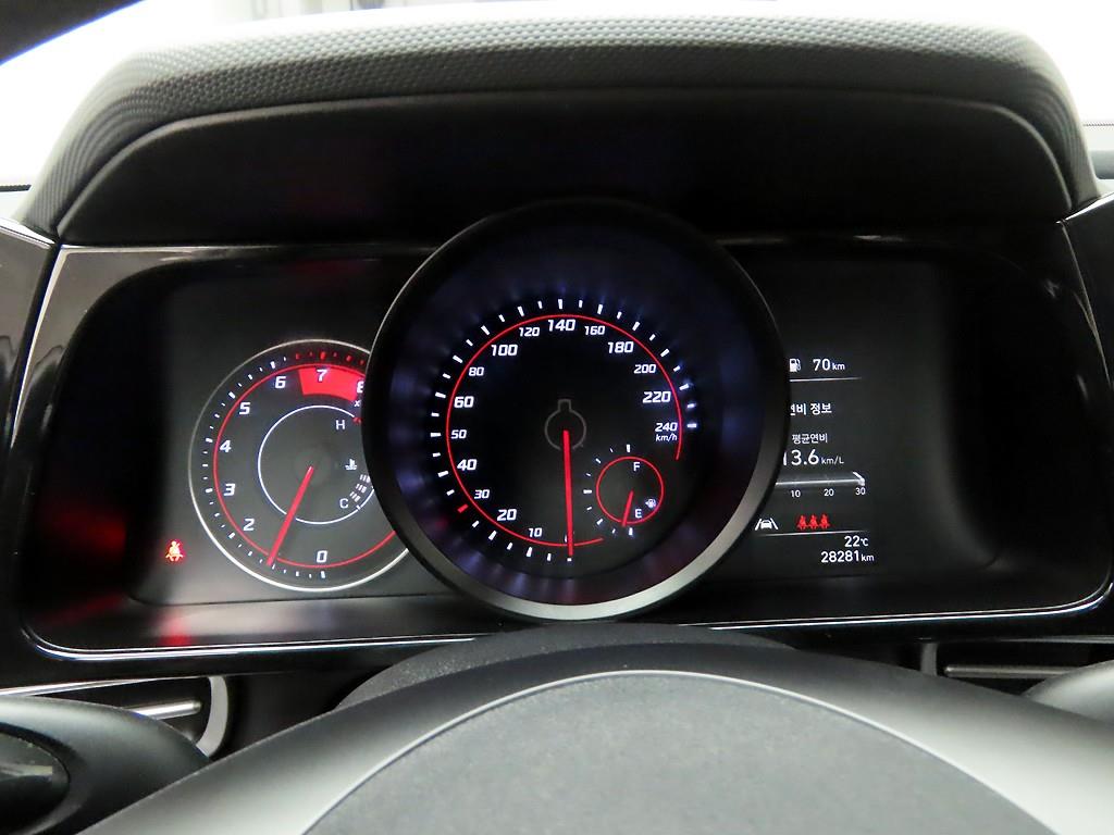 HYUNDAI Avante - Vista 6