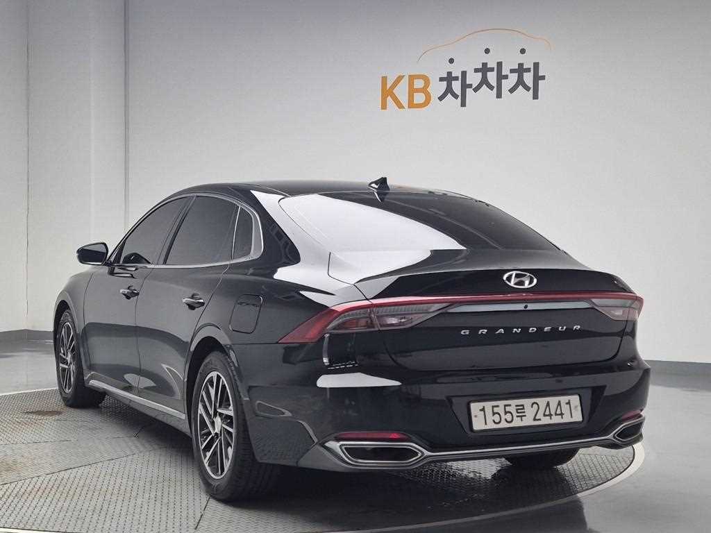 HYUNDAI Grandeur - Vista 2