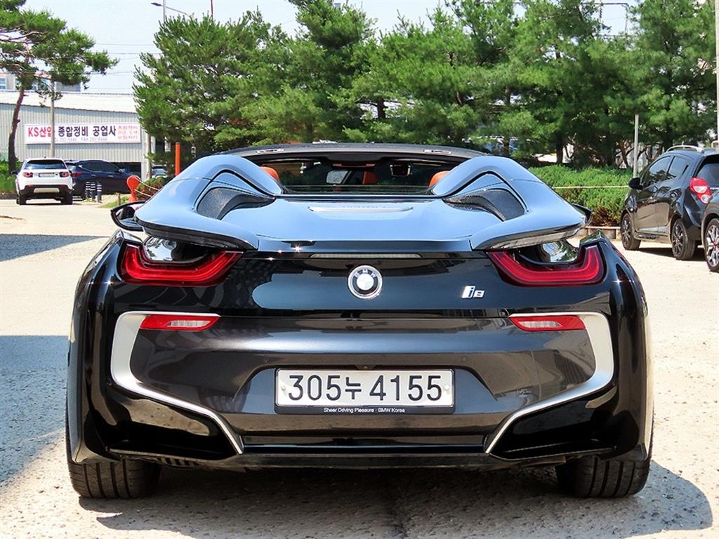 BMW i8 - Vista 8