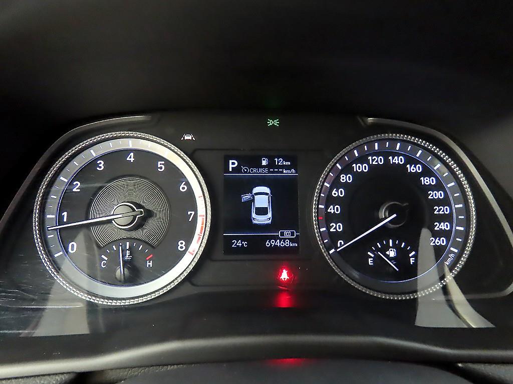 HYUNDAI Sonata - Vista 8