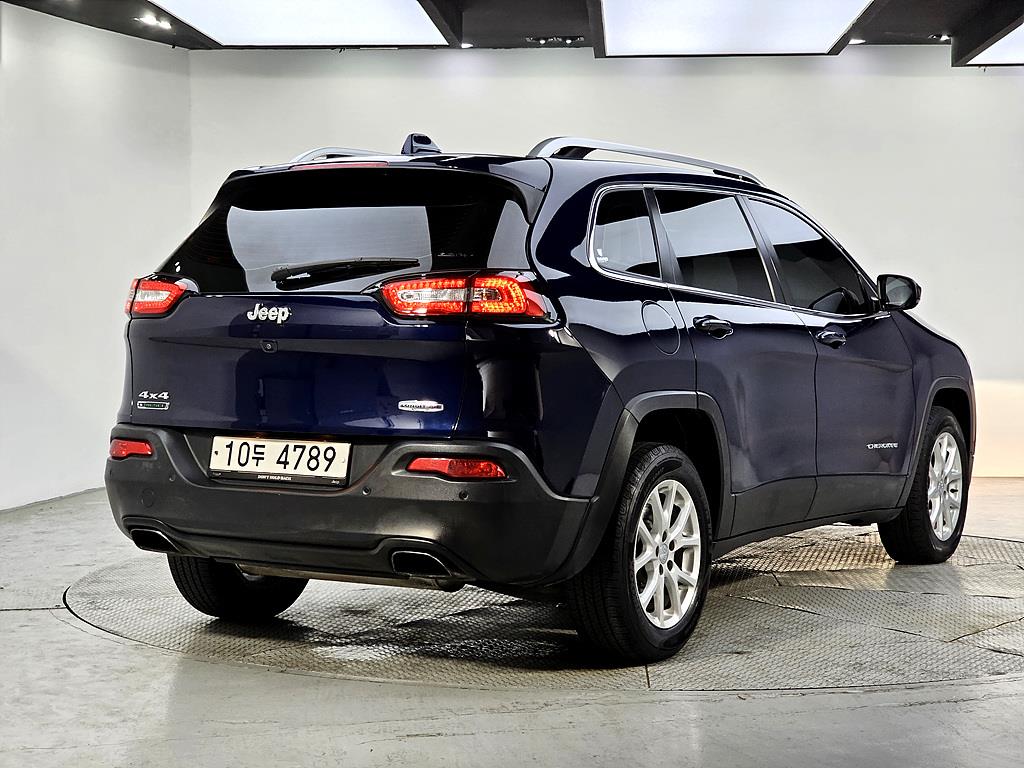 Jeep Cherokee - Vista 4