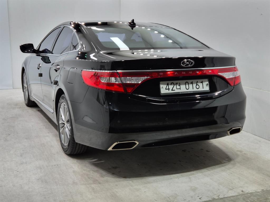 HYUNDAI Grandeur - Vista 4