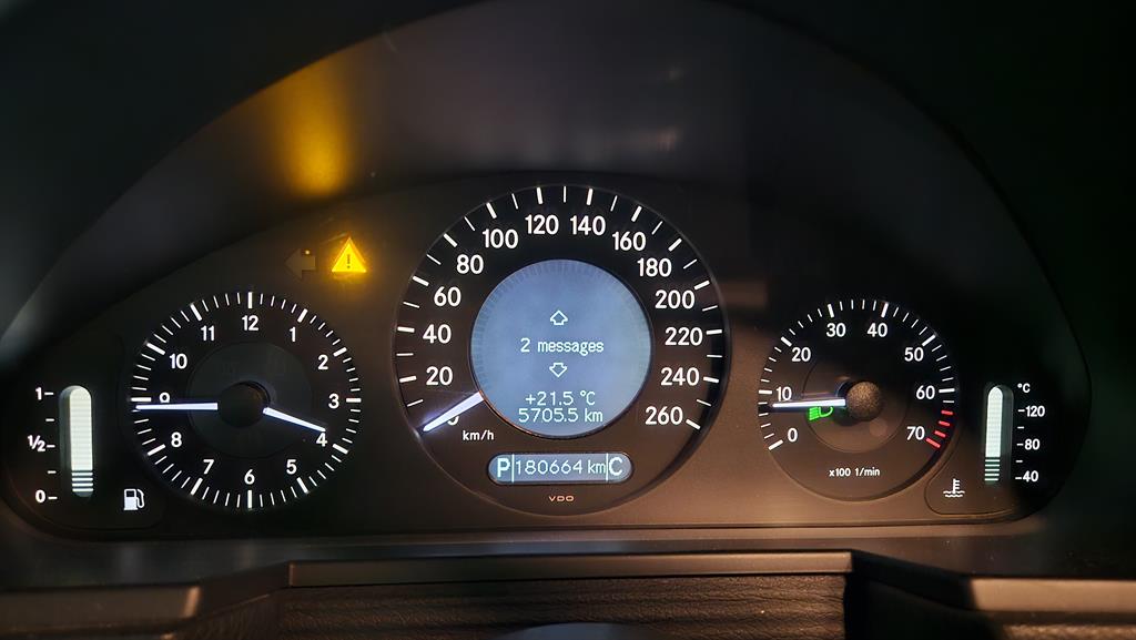 Mercedes Benz E class - Vista 6