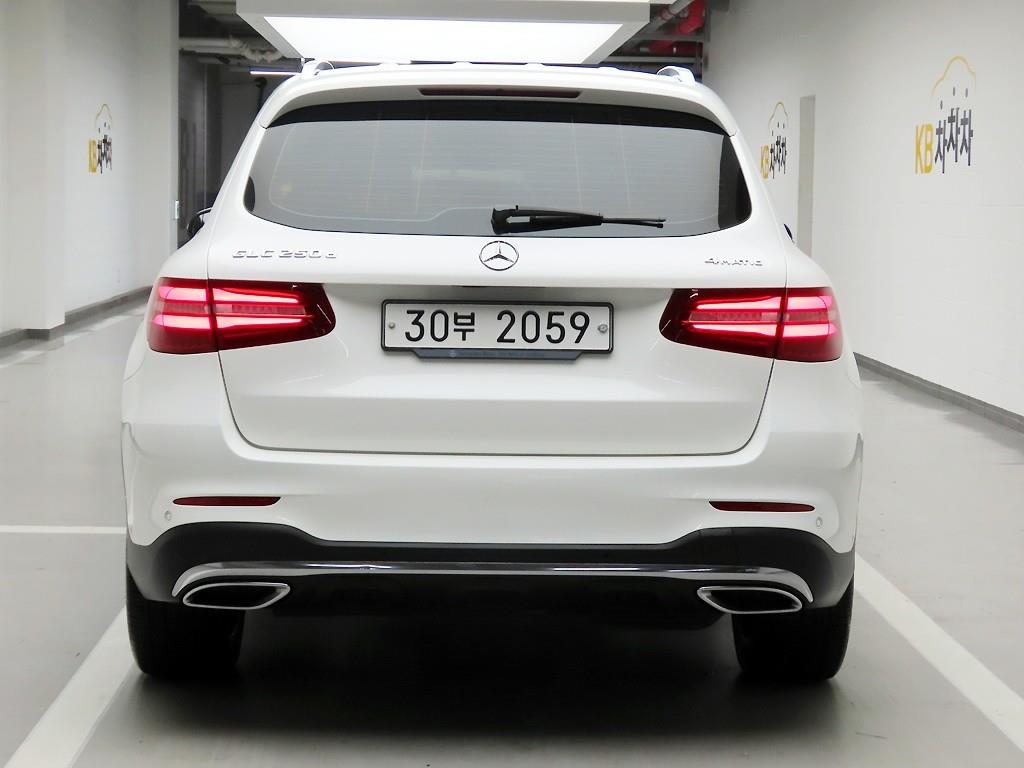 Mercedes Benz GLC Class - Vista 3