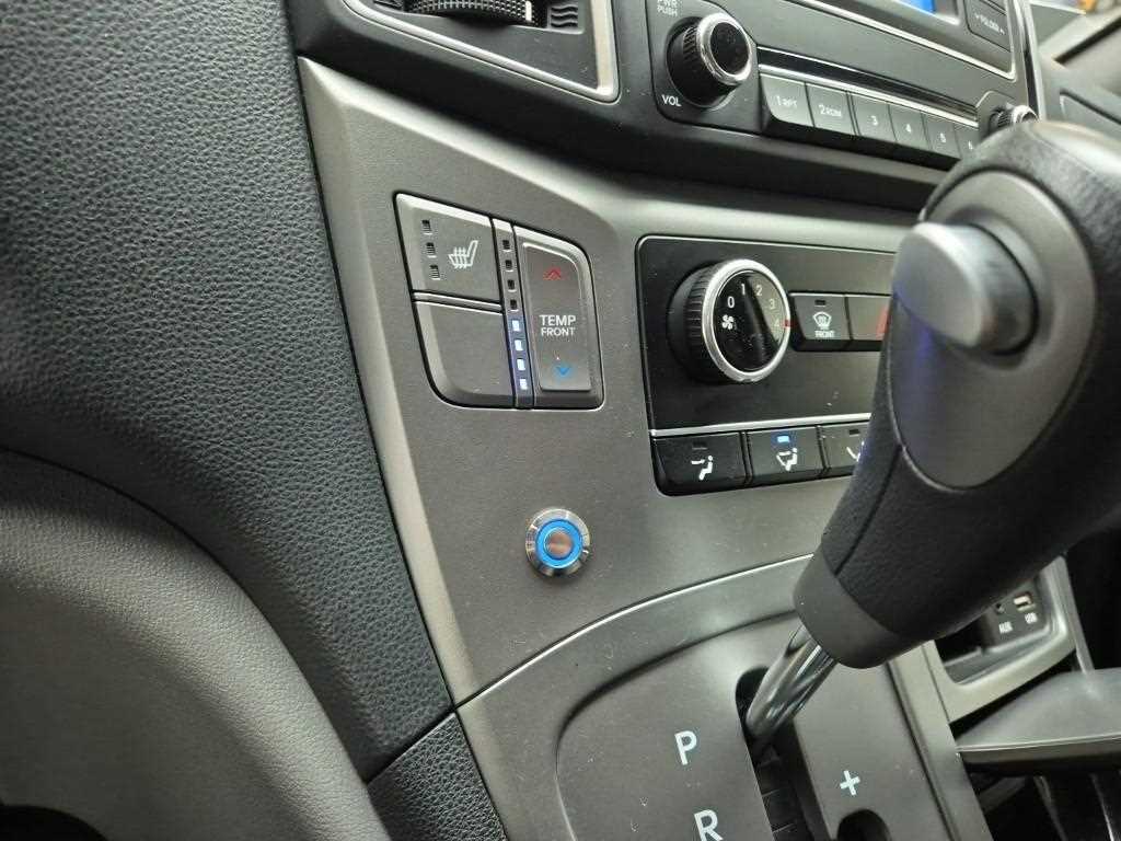HYUNDAI Starex 2021 Amarillo - Importación desde Corea - HF Imports Iquique - Foto 16