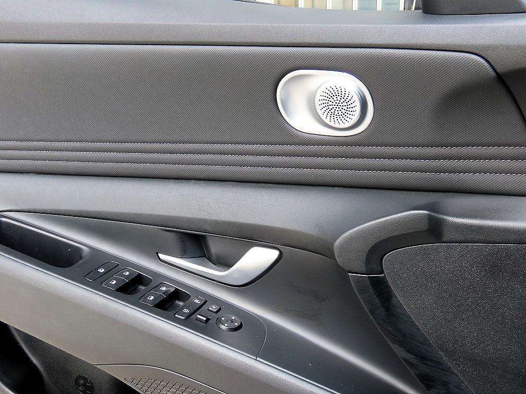 HYUNDAI Avante - Vista 11