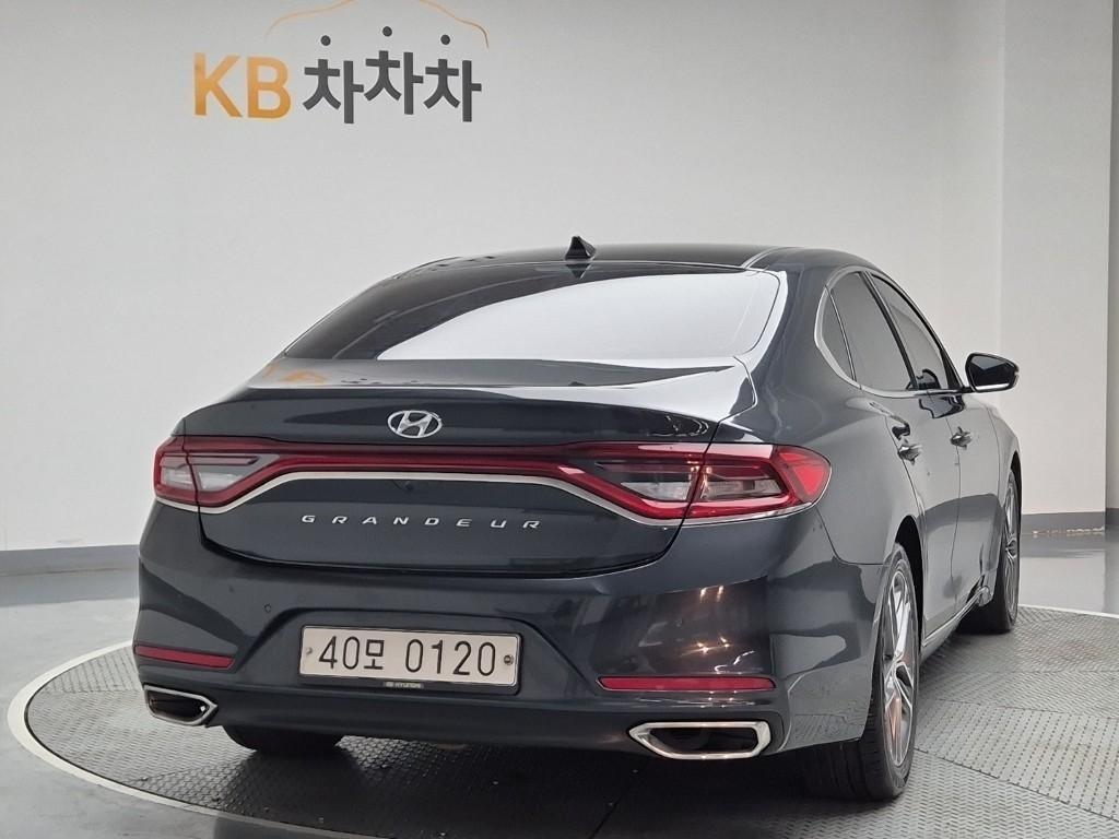 HYUNDAI Grandeur - Vista 3