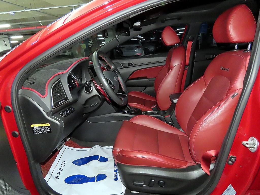 HYUNDAI Avante - Vista 6