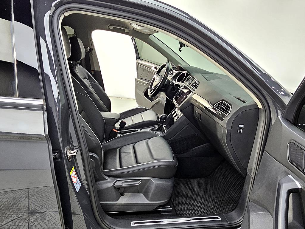 Volkswagen Tiguan - Vista 11