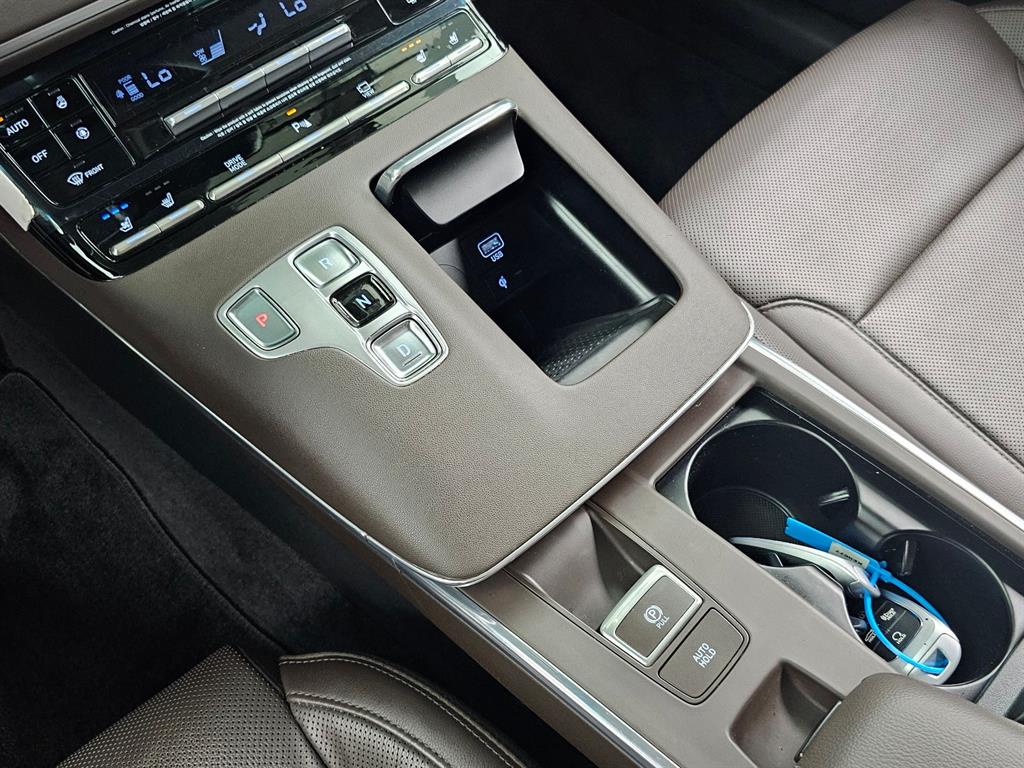 HYUNDAI Grandeur - Vista 9