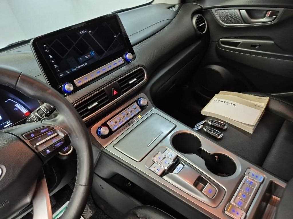 HYUNDAI Kona - Vista 10