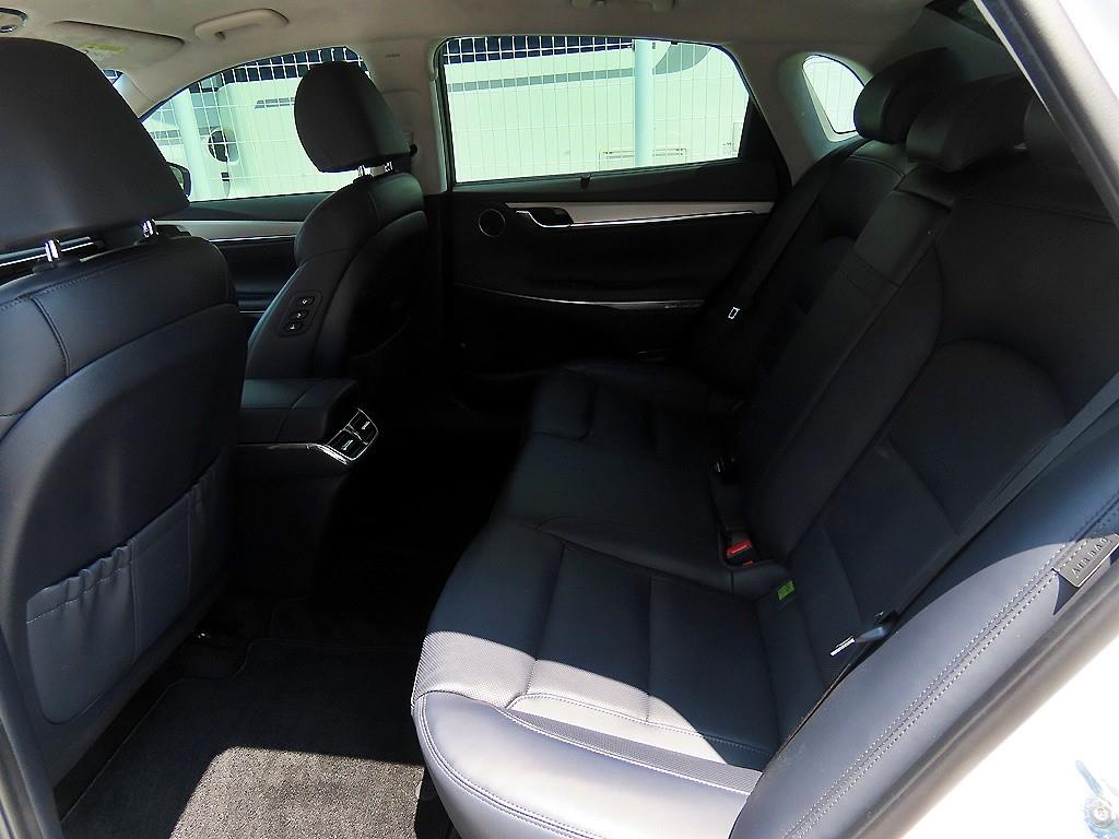 HYUNDAI Grandeur - Vista 6