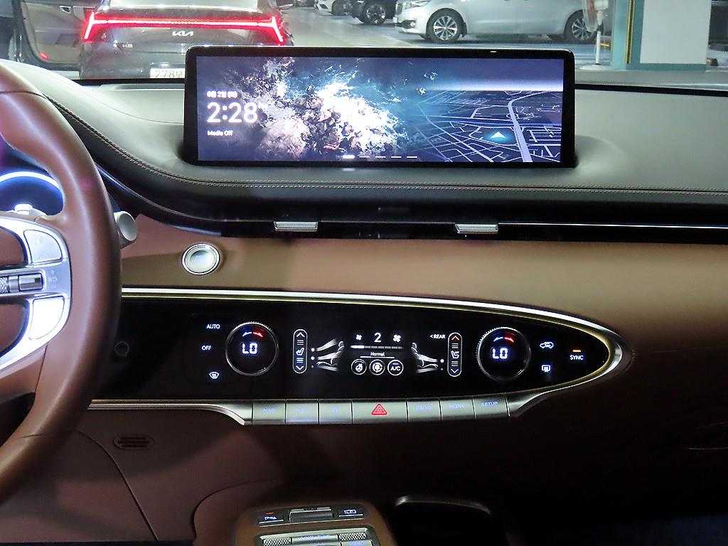 Genesis GV70 - Vista 11