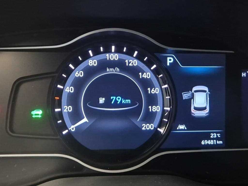 HYUNDAI Kona - Vista 6