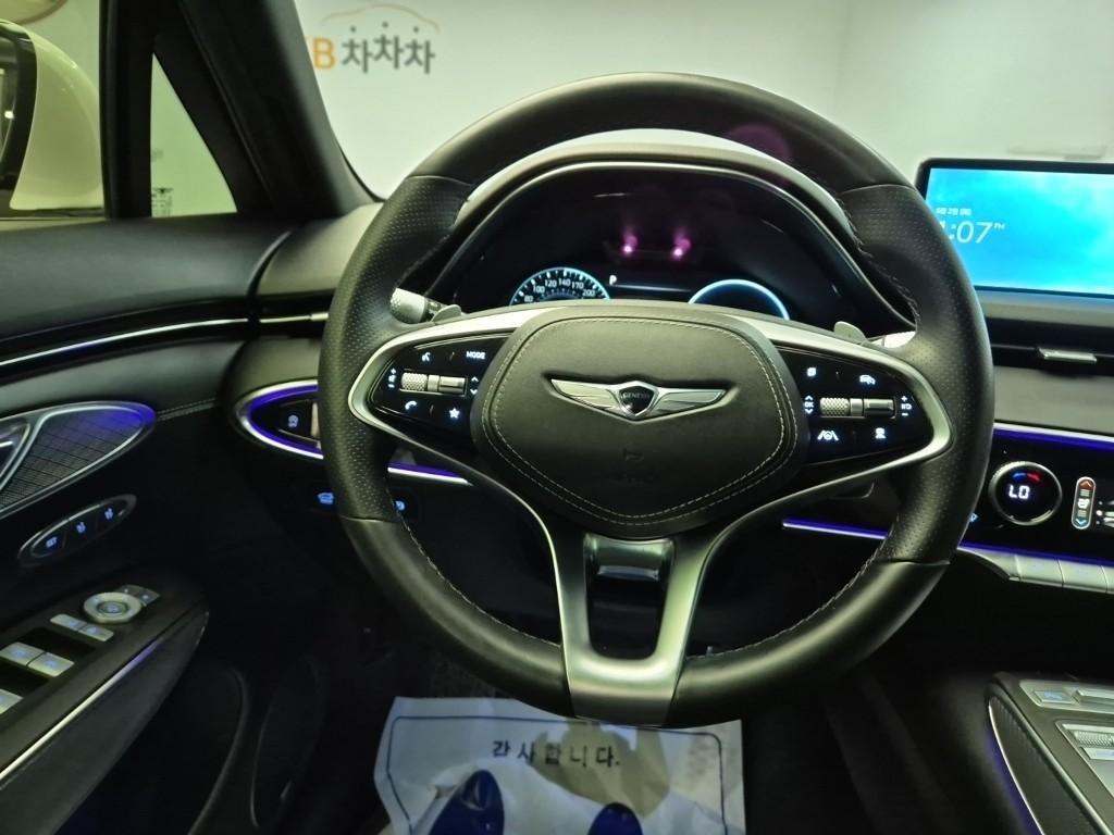 Genesis GV70 - Vista 9