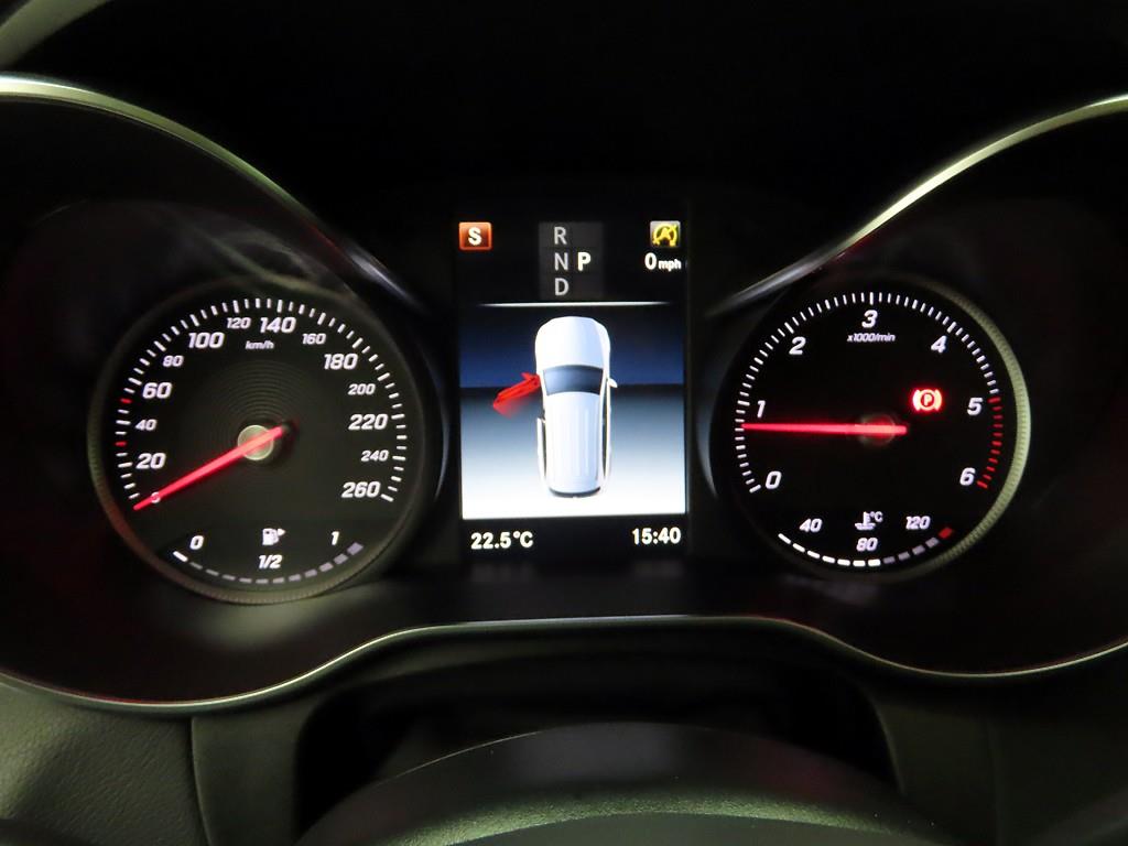 Mercedes Benz GLC Class - Vista 5