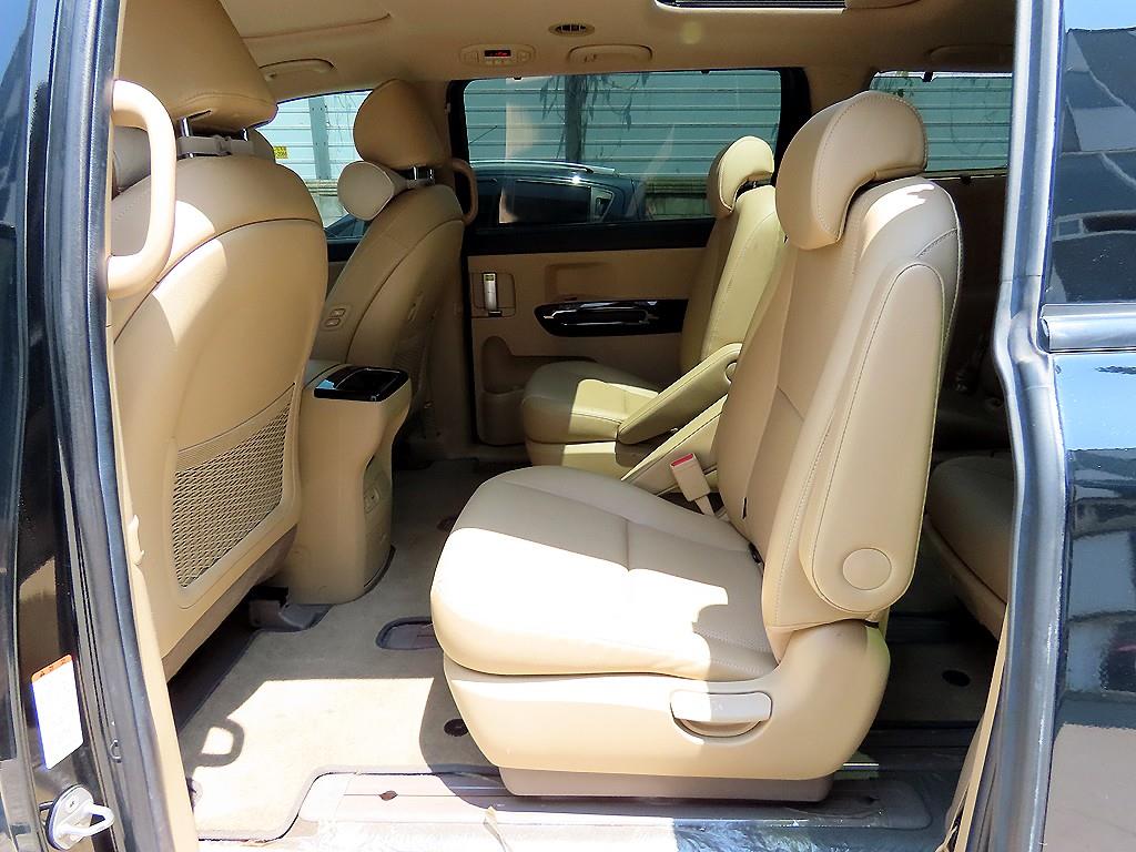 KIA Carnival - Vista 6