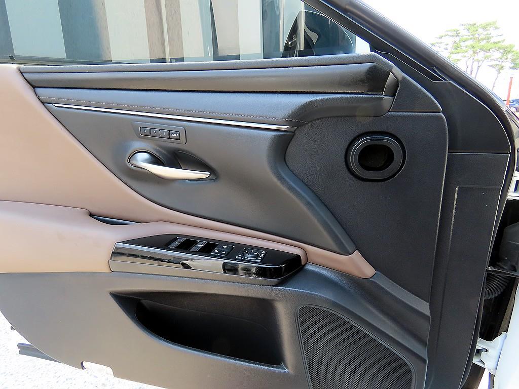 Lexus ES - Vista 11