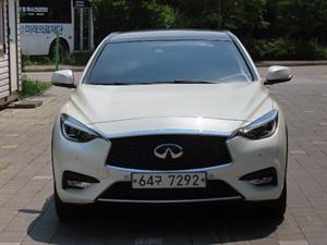 Infiniti Q - Vista 2