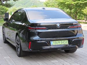 BMW 7 Series - Vista 8