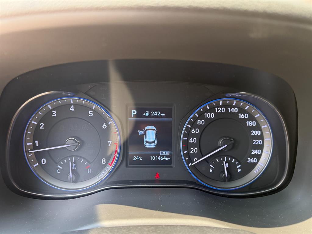 HYUNDAI Kona - Vista 7