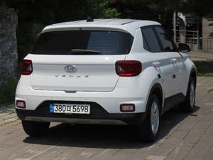 HYUNDAI Venue - Vista 6
