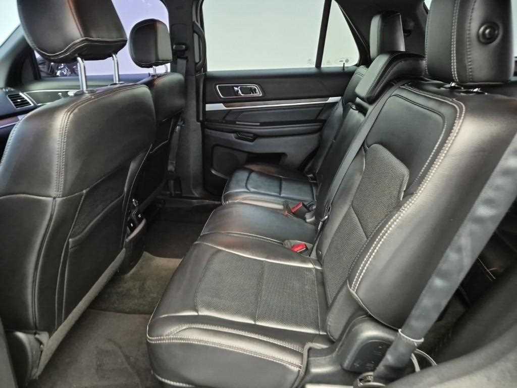 Ford Explorer - Vista 12