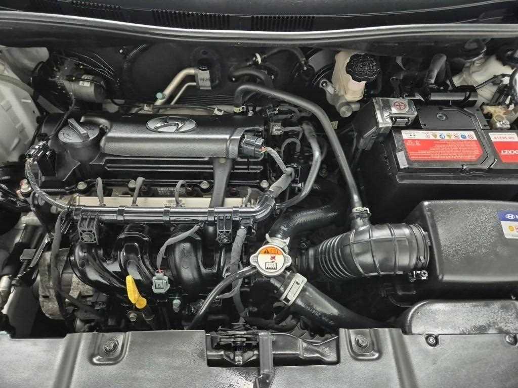 HYUNDAI Accent - Vista 5