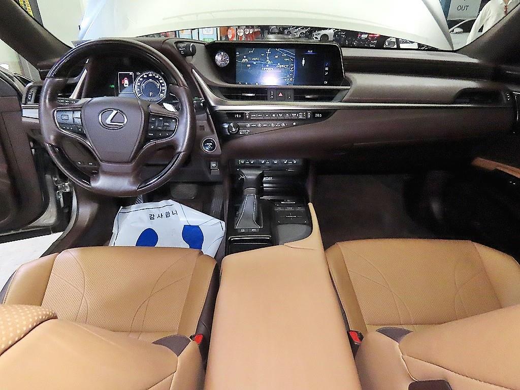 Lexus ES - Vista 10