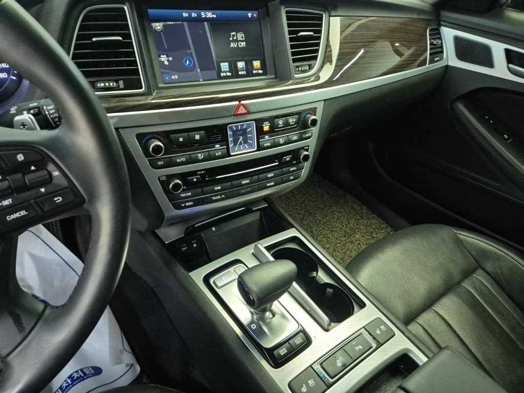 Genesis G80 - Vista 10