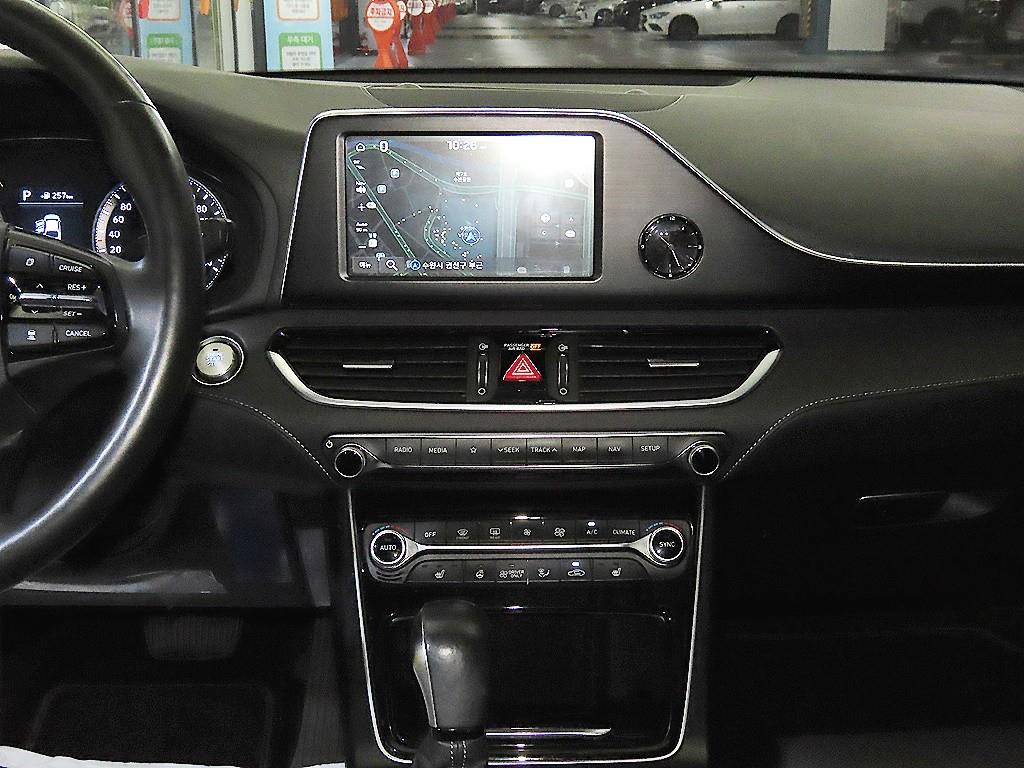 HYUNDAI Grandeur - Vista 11