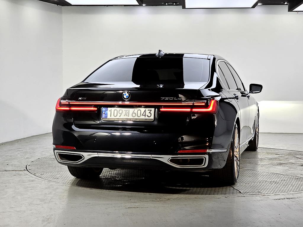 BMW 7 Series - Vista 3