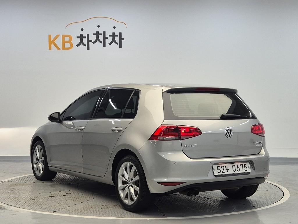 Volkswagen Golf - Vista 2