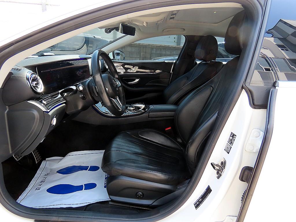 Mercedes Benz CLS Class - Vista 5
