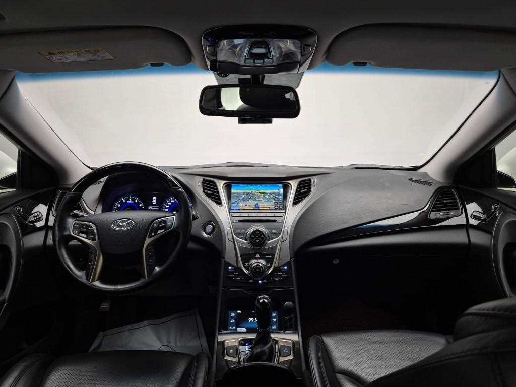 HYUNDAI Grandeur - Vista 7
