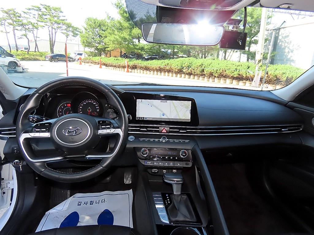 HYUNDAI Avante - Vista 7