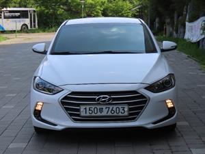 HYUNDAI Avante - Vista 2