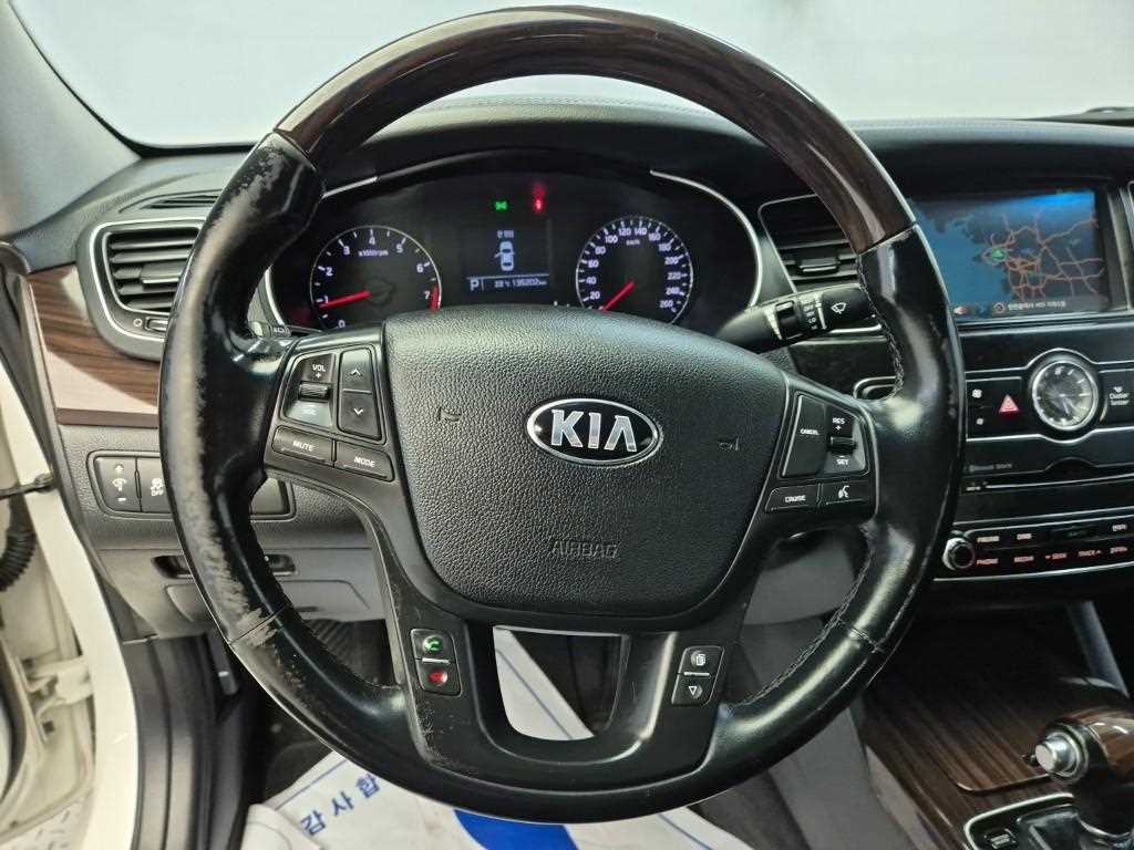 KIA K7 - Vista 9