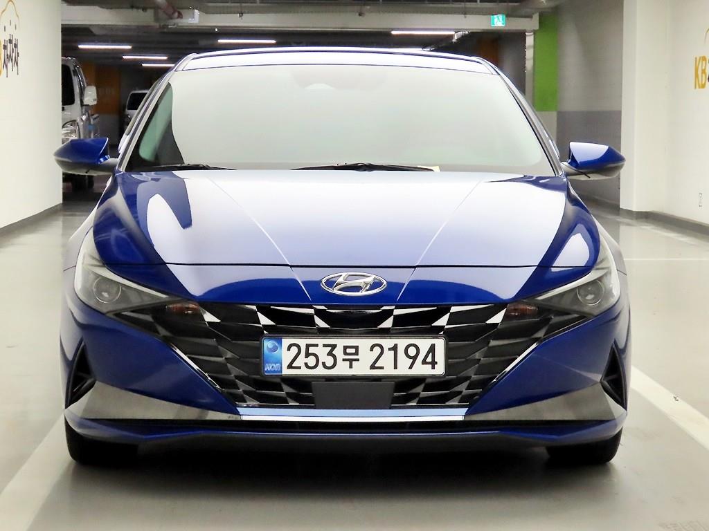 HYUNDAI Avante - Vista 2