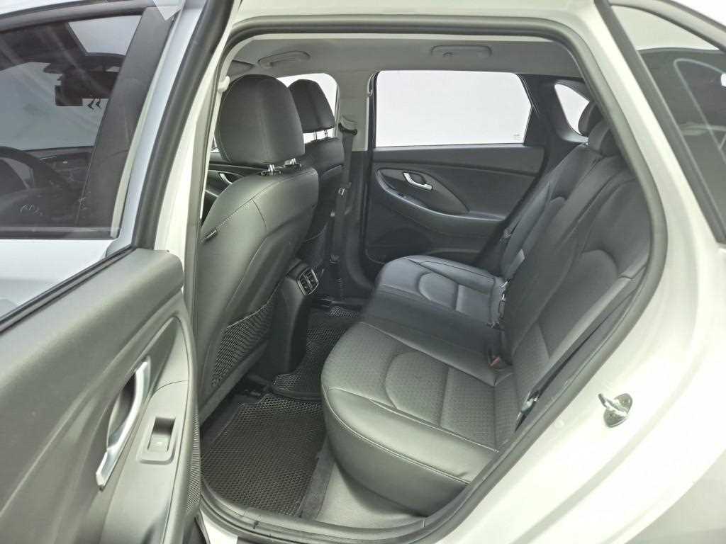 HYUNDAI i30 - Vista 12